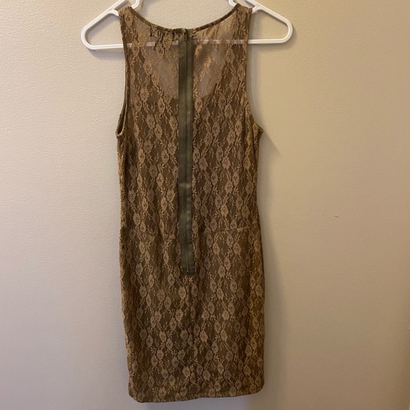 Seductions bodycon lace dress - Picture 2 of 4